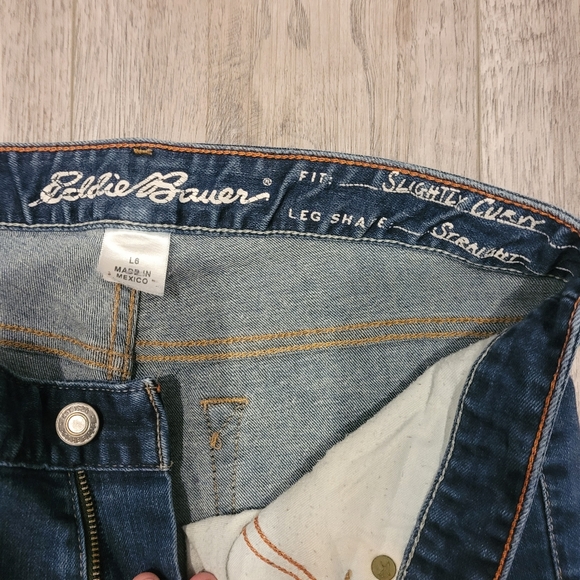 Eddie Bauer Slightly Curvy Straight Jeans - LONG - Picture 7 of 7